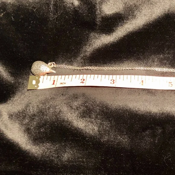 Hedgehog necklace - Picture 5 of 6